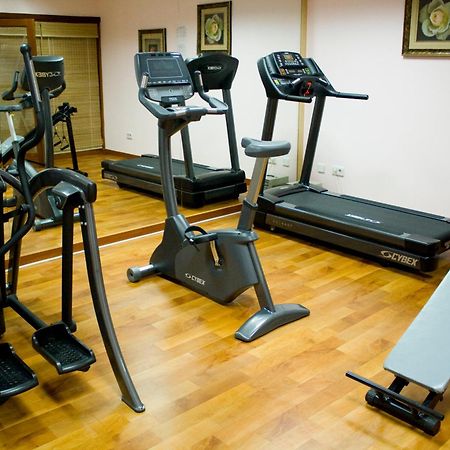 Atyrau Dastan Hotel Ngoại thất bức ảnh