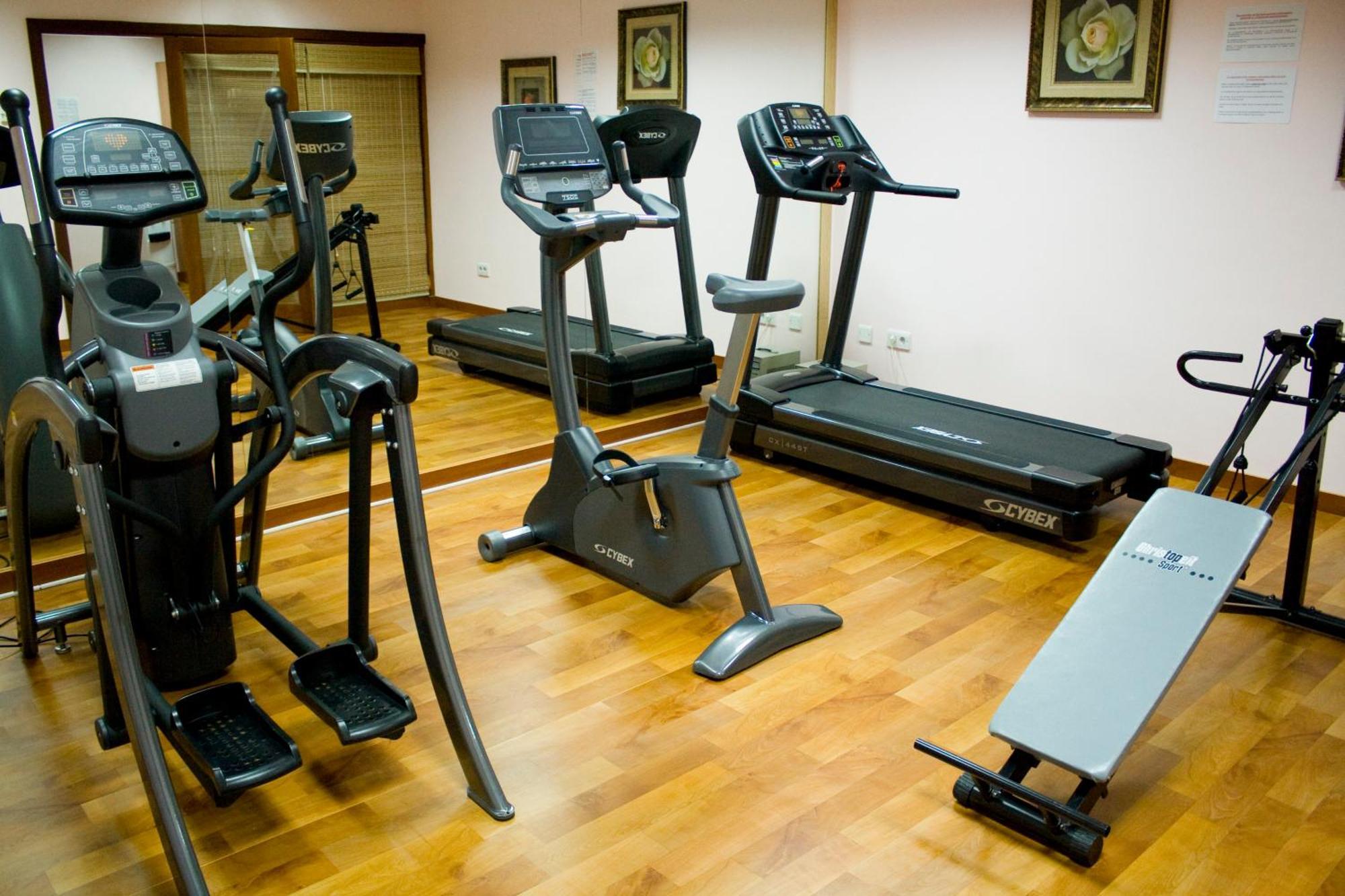 Atyrau Dastan Hotel Ngoại thất bức ảnh