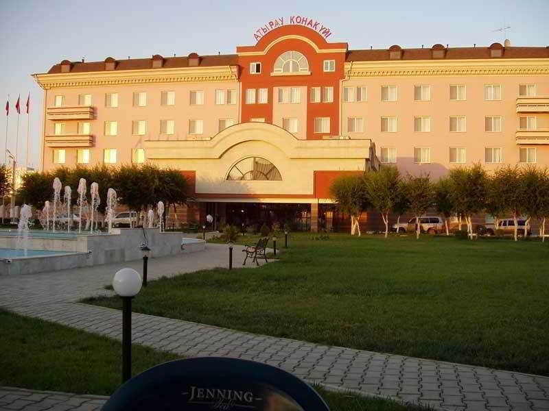 Atyrau Dastan Hotel Ngoại thất bức ảnh