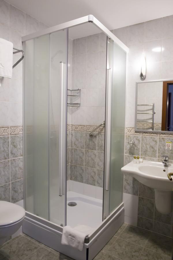 Atyrau Dastan Hotel Ngoại thất bức ảnh