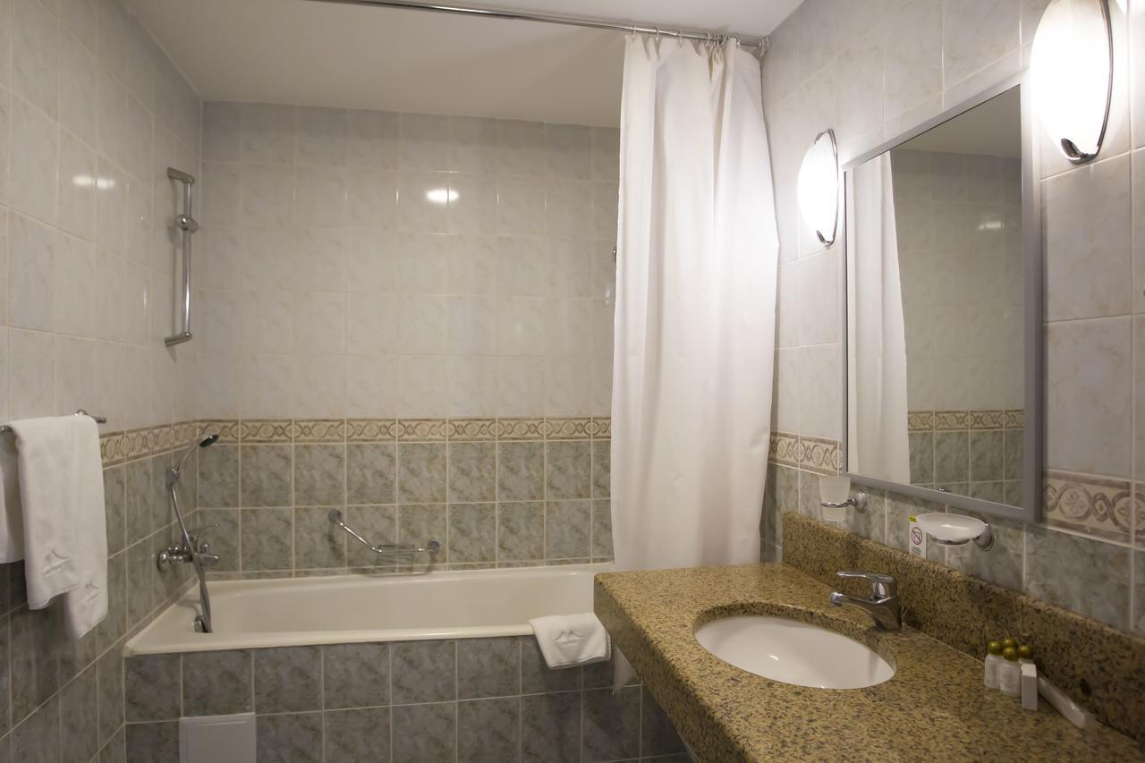 Atyrau Dastan Hotel Ngoại thất bức ảnh