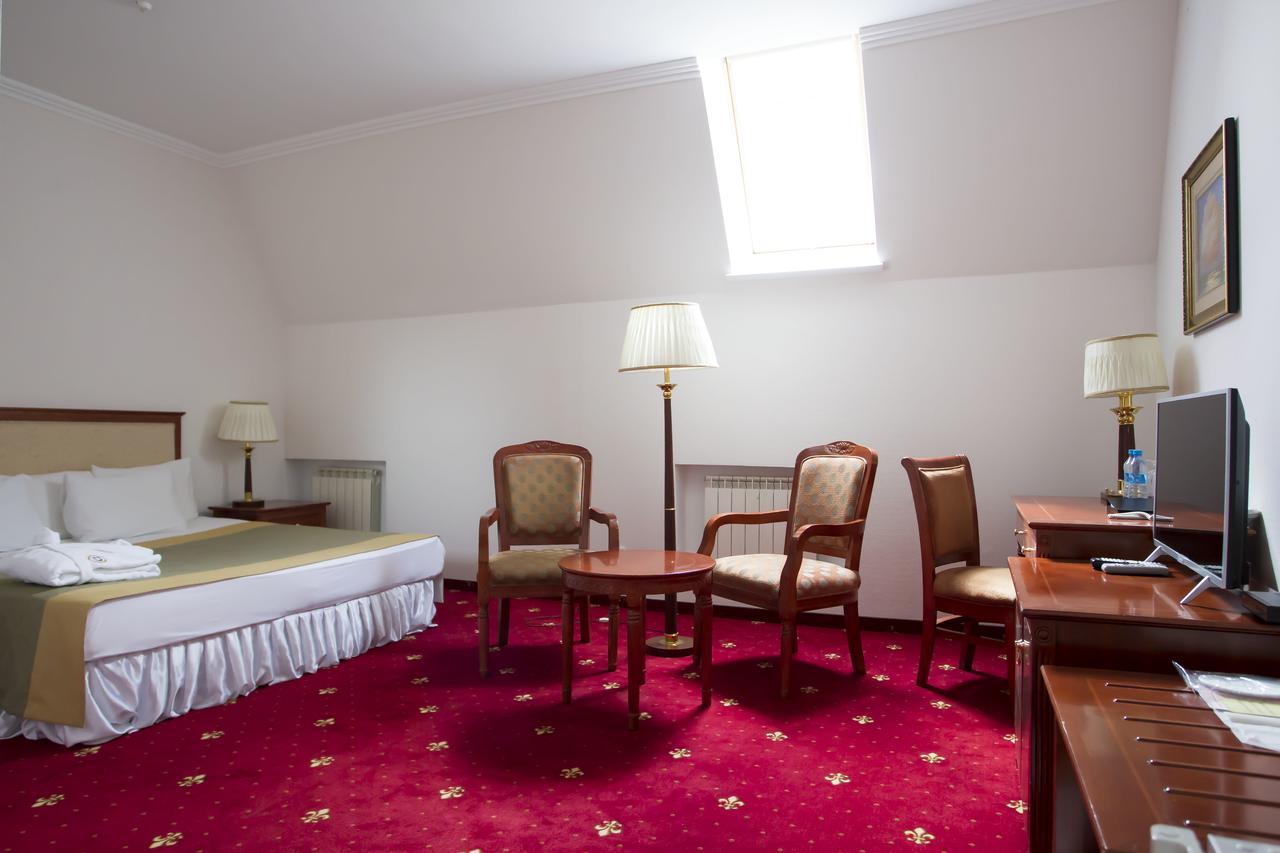 Atyrau Dastan Hotel Ngoại thất bức ảnh