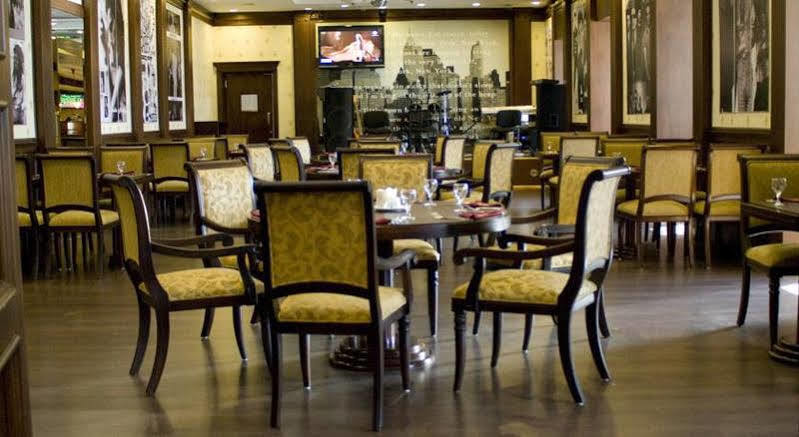 Atyrau Dastan Hotel Ngoại thất bức ảnh
